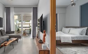 Luxurious Coastal Retreat In Central Glyfada